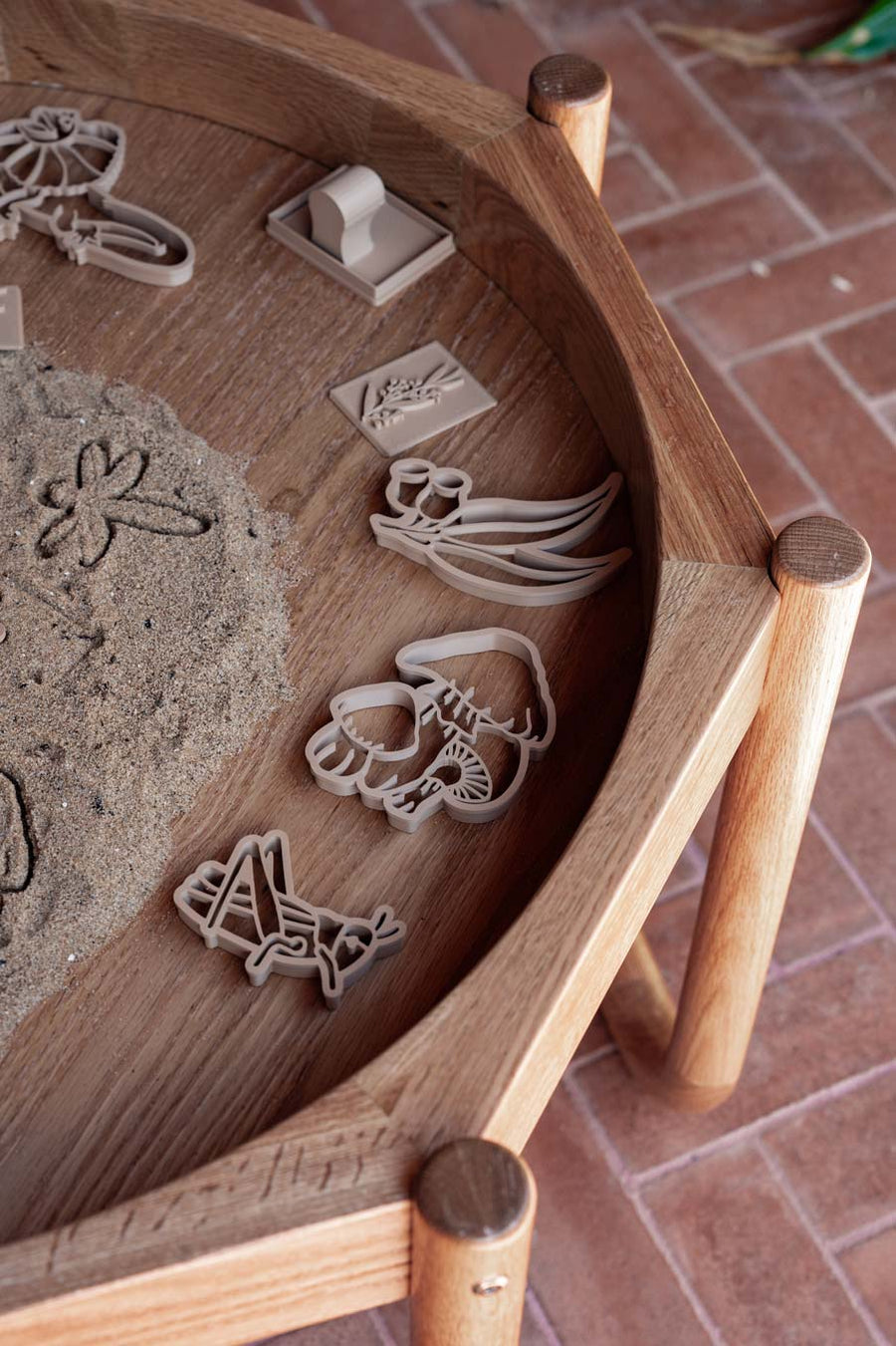 Entdeckertisch für Sensory Play