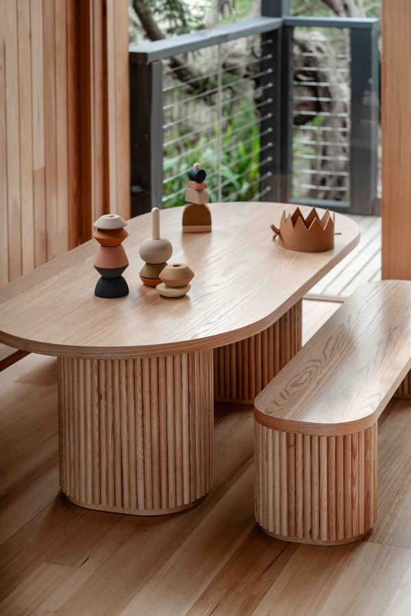 Fluted Oval Kindertisch